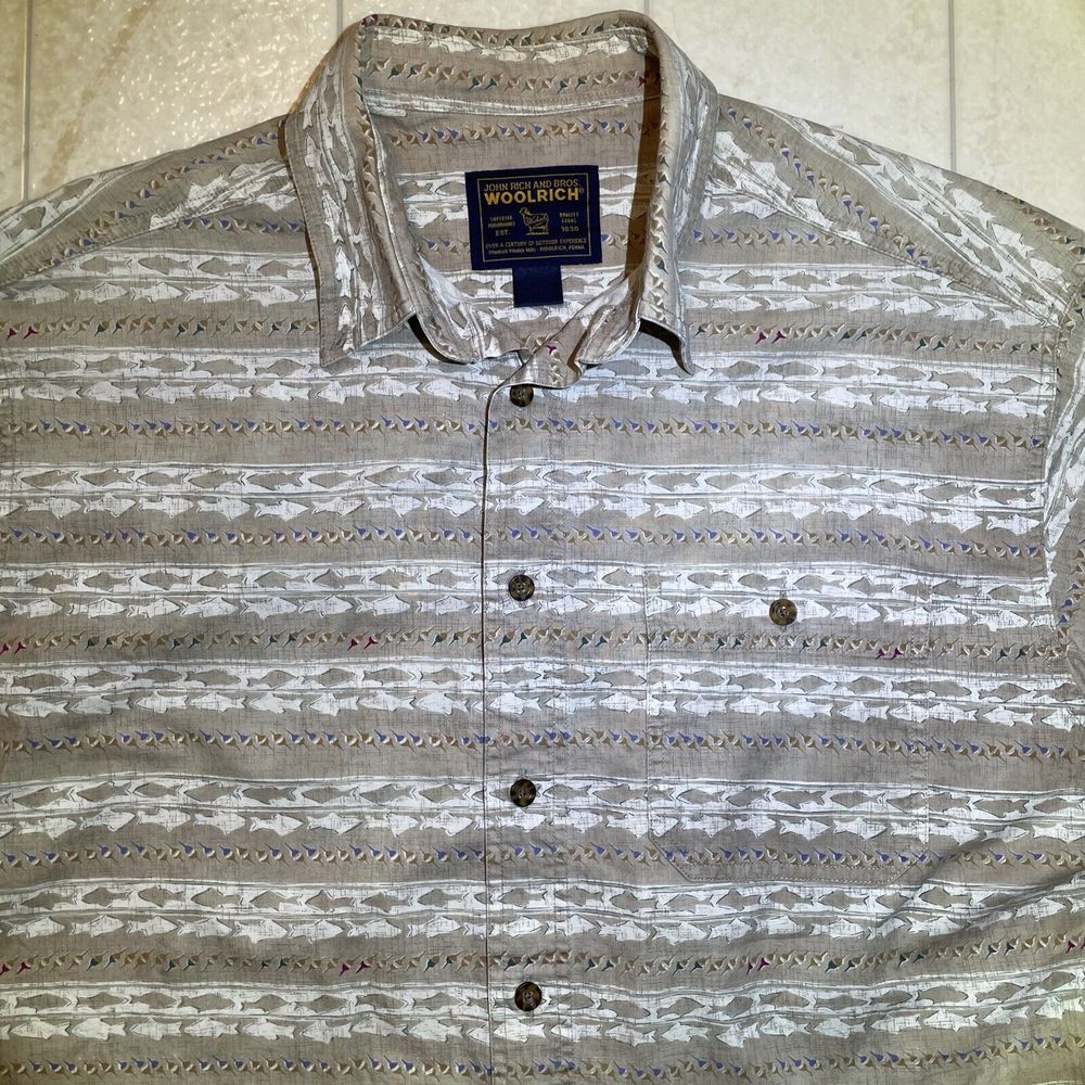 Woolrich Fish Shirt Mens Size Extra Large‎ Button Up Casual Camp Fishing